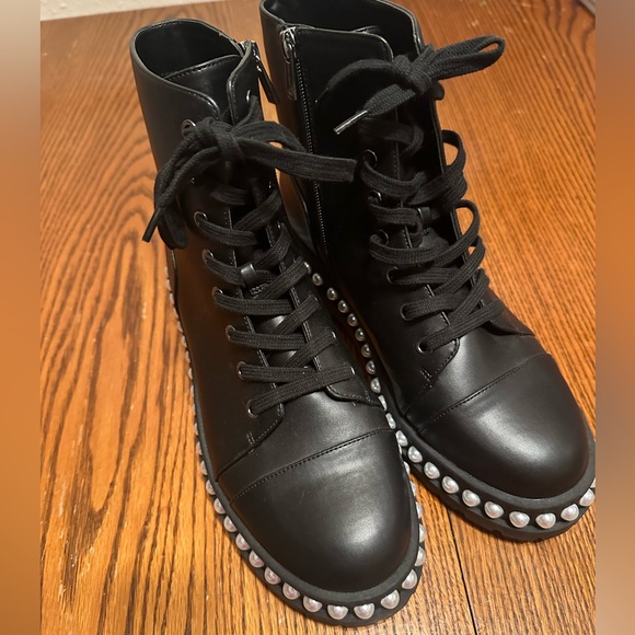 Jessica Simpson black boots with pearls - Picture 2 of 9